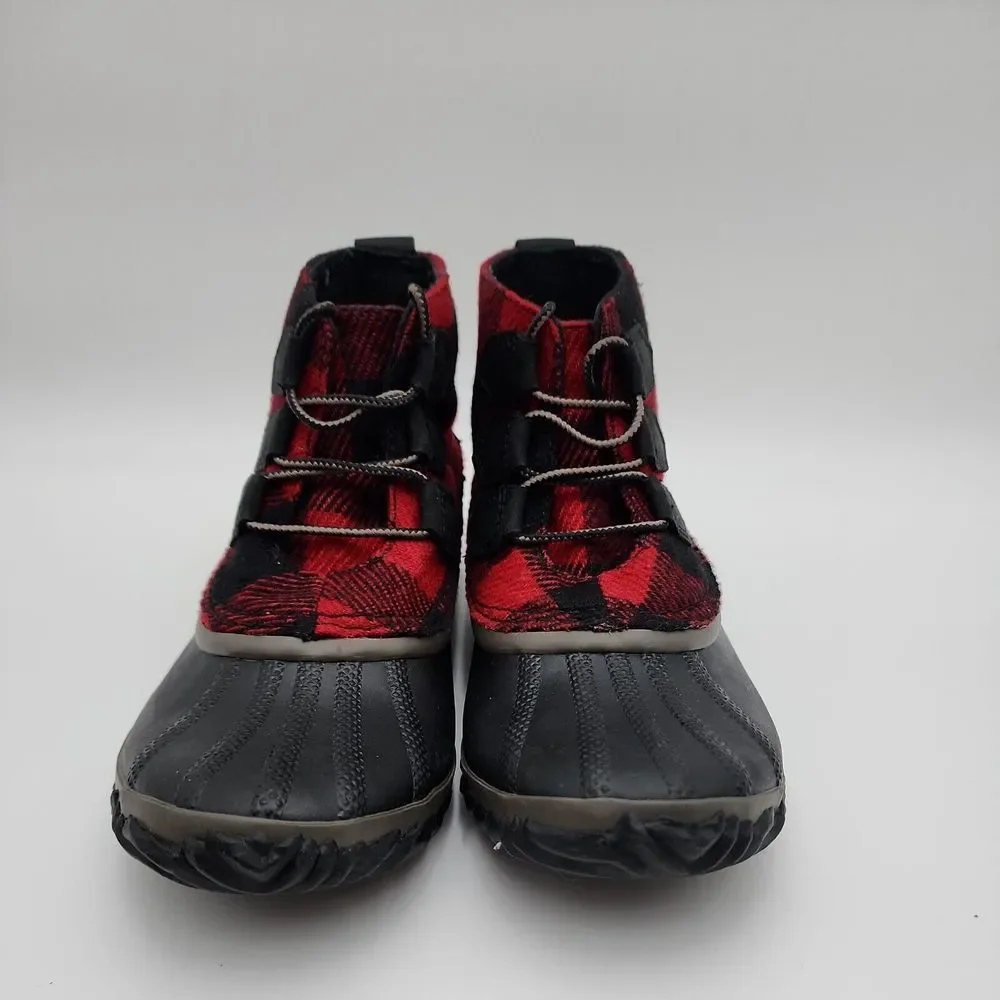Sorel Womens Black‎ and Red Out and About Waterproof Buffalo Plaid Boots Size 8